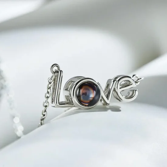 שרשרת ״Love״ עם זירקון, ננו תכשיט שמבוסס על התמונה שלכם