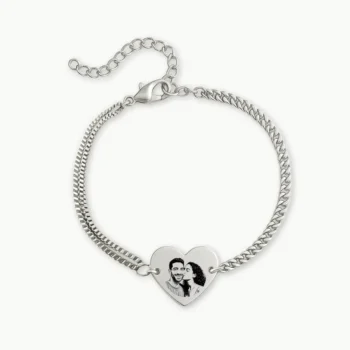 צמיד חריטה לב עדין, מתנה יוקרתית לאישה עם איור אישי של התמונה שלכם חרוטה