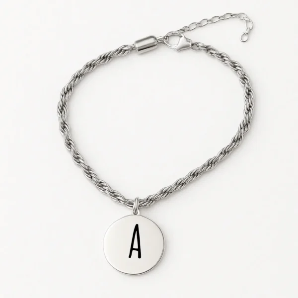 צמיד מיכאלה, מתנה יוקרתית עם חריטת אות