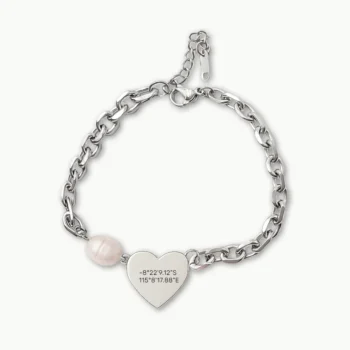 צמיד חריטה לב עדין, תכשיט יוקרתי עם חריטה אישית של הנצחת מיקום חשוב לליבכם עם נקודות ציון