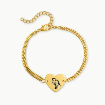 צמיד חריטה לב עדין, מתנה יוקרתית לאישה עם איור אישי של התמונה שלכם חרוטה