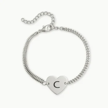 צמיד חריטה לב עדין, מתנה יוקרתית לאישה עם חריטה של אות השם שלה