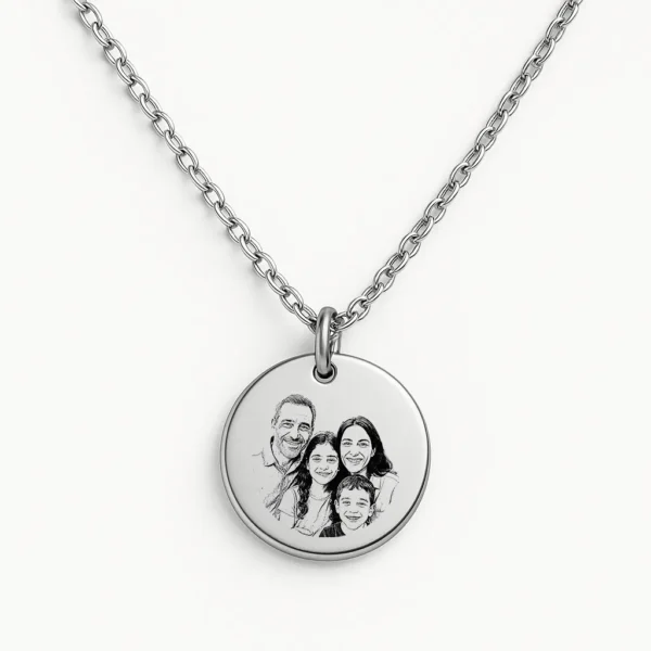 שרשרת לאמא עם תמונה חרוטה של כל המשפחה - מתנה לאמא