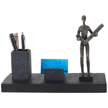 מעמד שולחני אומנותי "מצויינות" מבית פסלי היוקרה