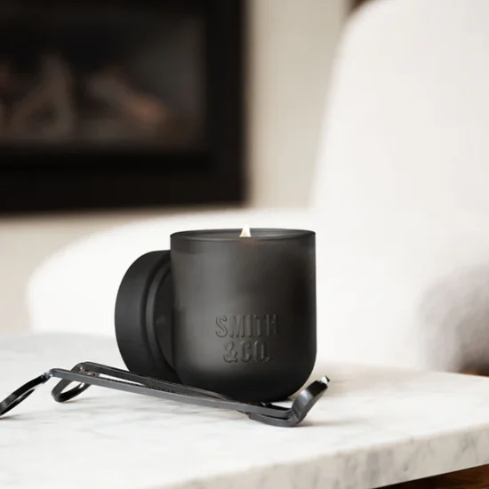 נר Smith & Co. - Tabac & Cedarwood