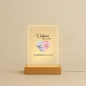 מנורה עם תאריך בהתאמה אישית