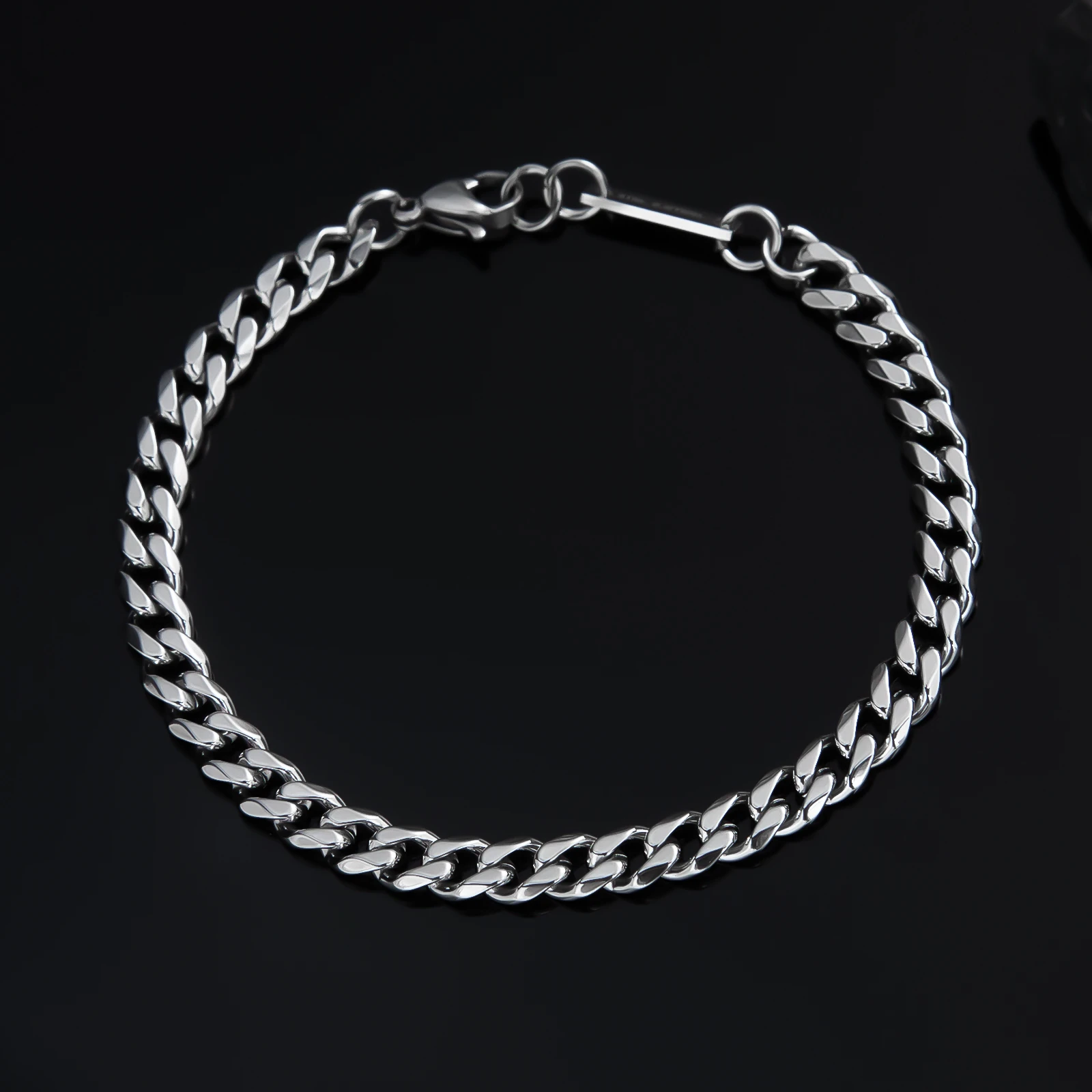 צמיד לגבר מתנה יוקרתית פלדת אל חלד בצבע כסף